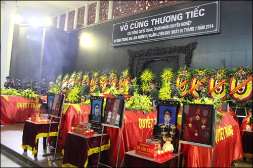 Memorial service held for victims of Hanoi helicopter crash - ảnh 2